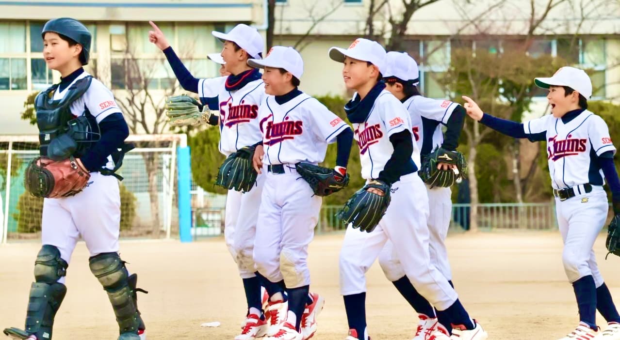 千里ツインズ 保護者と子どもたち